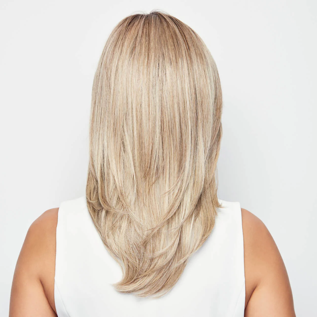Spotlight Elite by Raquel Welch (100% Hand Tied Lace Front-Mono Top Wig) - Image 4
